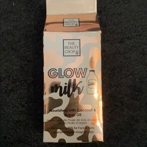 Glow Milk highlighter